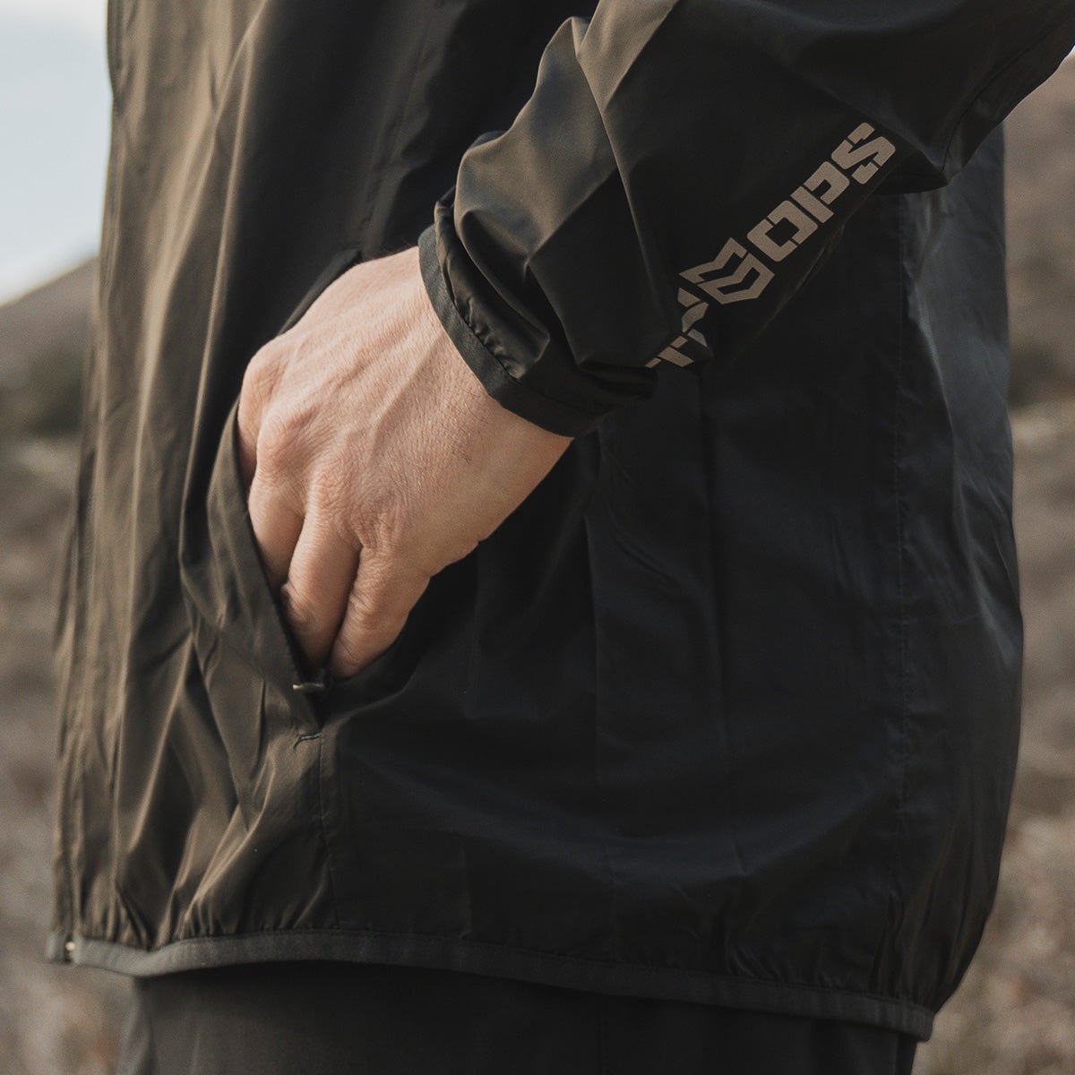 RIDGE WINDBREAKER 8 RIDGE WINDBREAKER